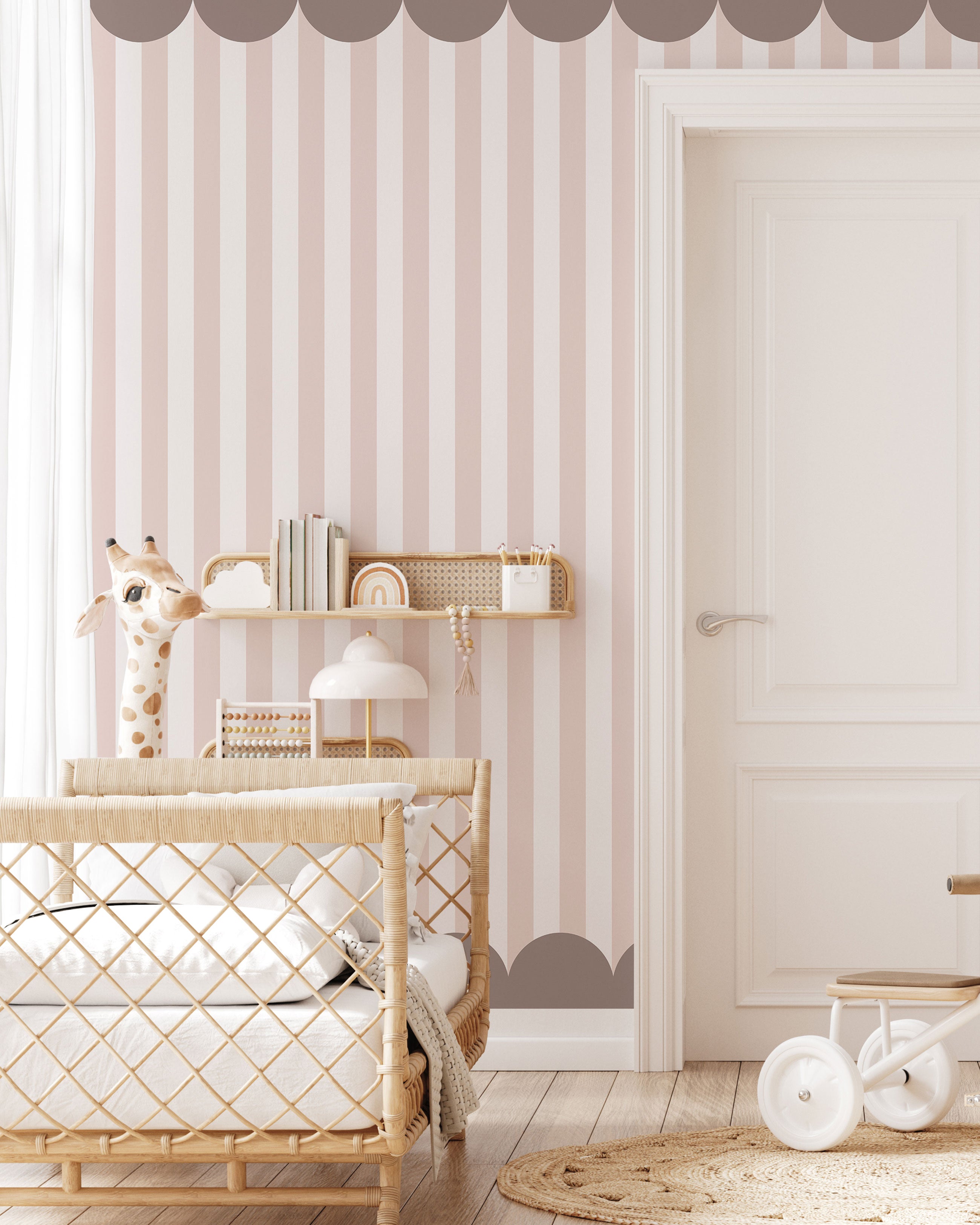 Tapeta s uzorkom prugastih školjki u bež boji